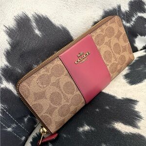 #74 COACH Khaki Signature & Pink Zip Around Wallet